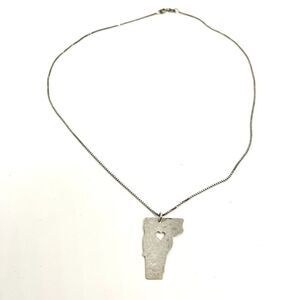 STERLING VERMONT STATE NECKLACE HEART CUTOUT HAMMERED PENDANT ITALY 925 CHAIN